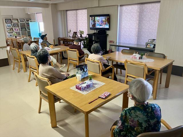 映画鑑賞会を開催いたしました♪