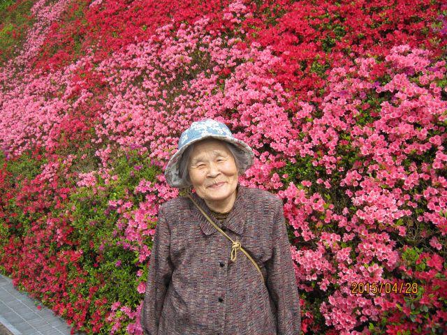 4月28日　つどいの丘へつつじのお花見