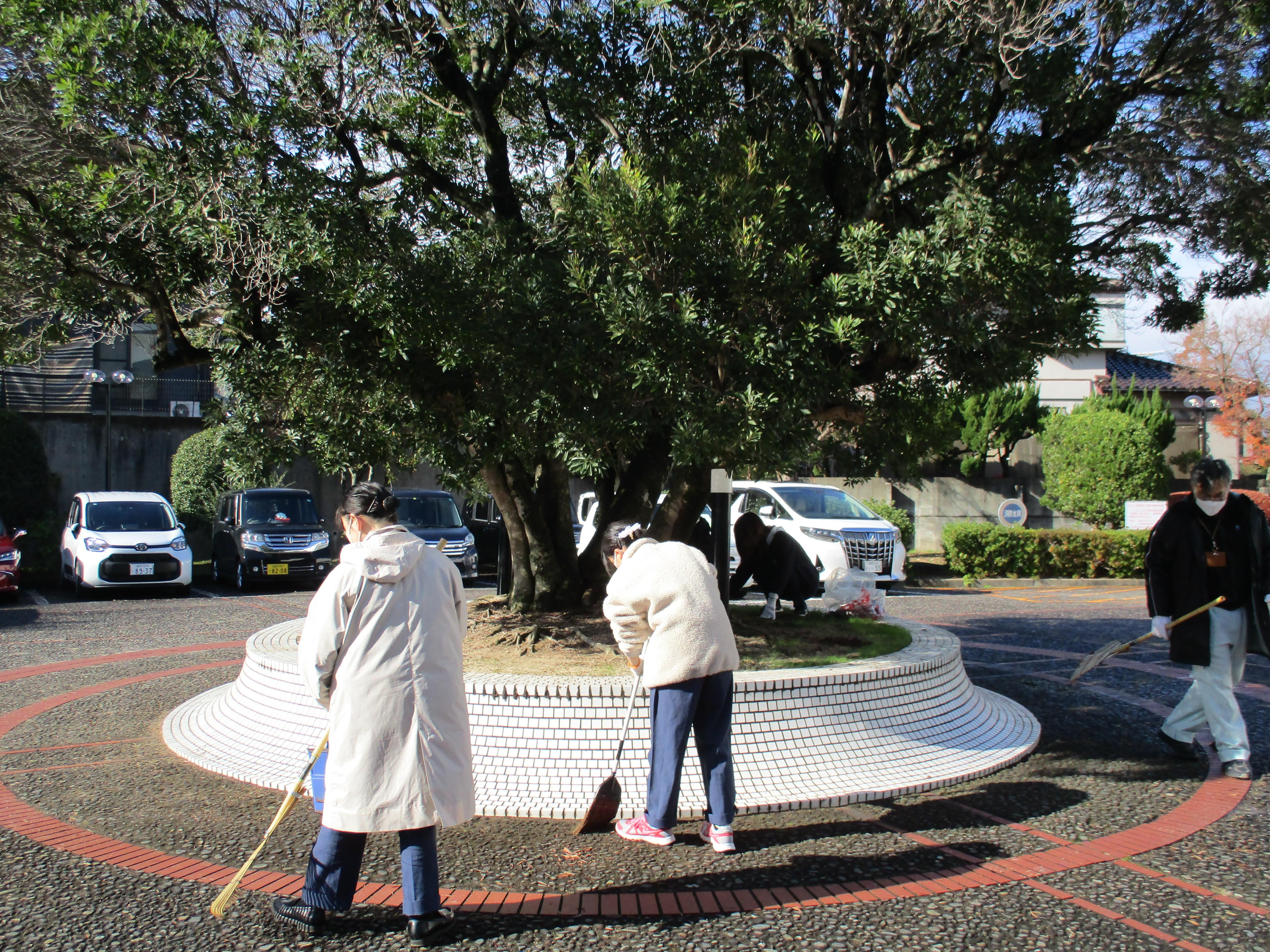 特別支援学校の生徒さんたちが清掃作業に参加してくださいました!