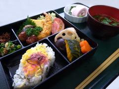 お楽しみ弁当　～昭和の日～