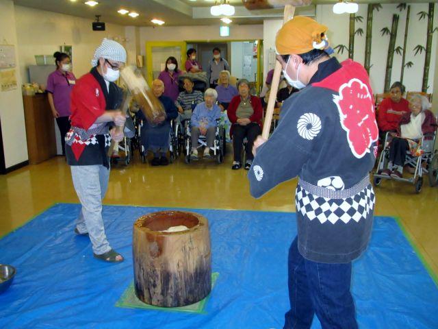 「餅つき大会」