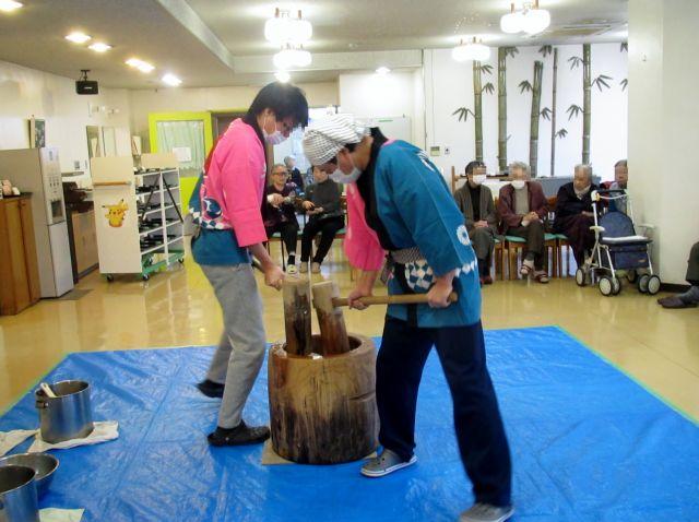 「餅つき大会」