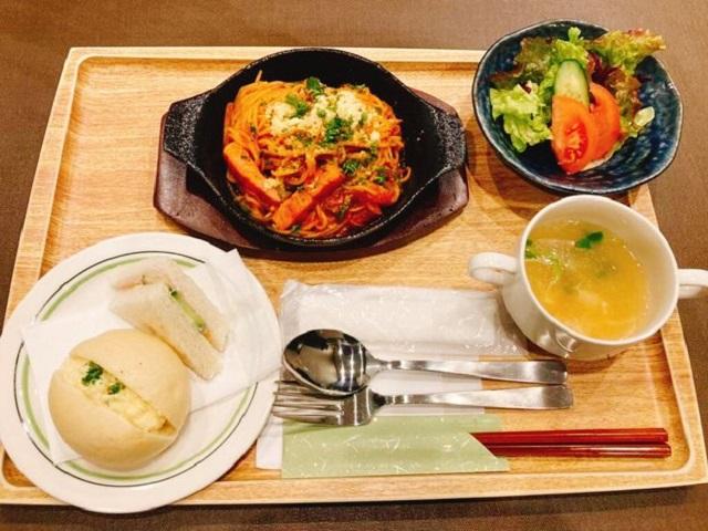 食事イメージ（日替わり定食 ナポリタン）